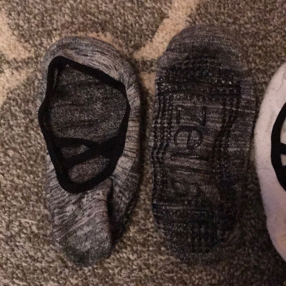 Zella NonSlip Barre socks - Picture 2 of 3